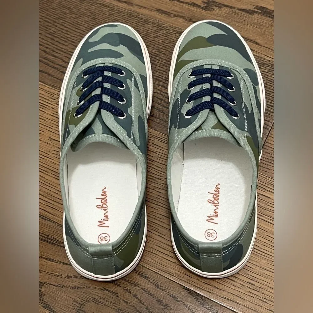 Mini Boden Printed Low Top Sneakers (Size 38)